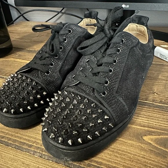 Red bottoms gym shoes cheap